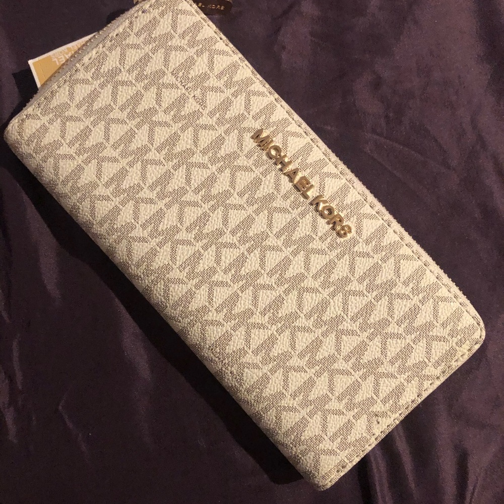 Michael Kors wallet